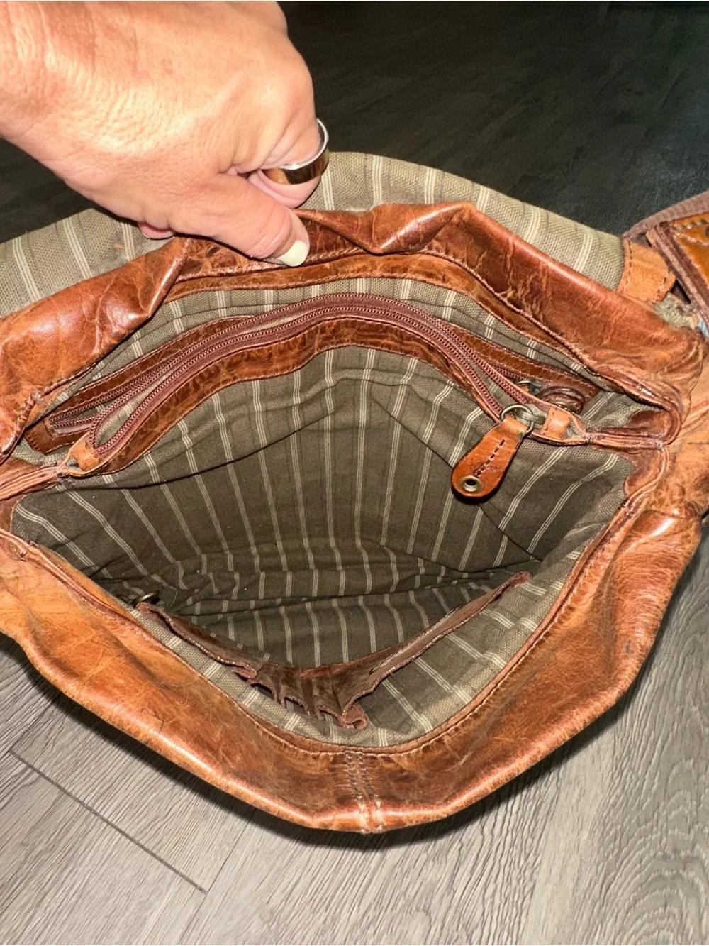 Vintage Fossil Brand Distressed Cognac Brown Leather Satchel Shoulder Bag Purse